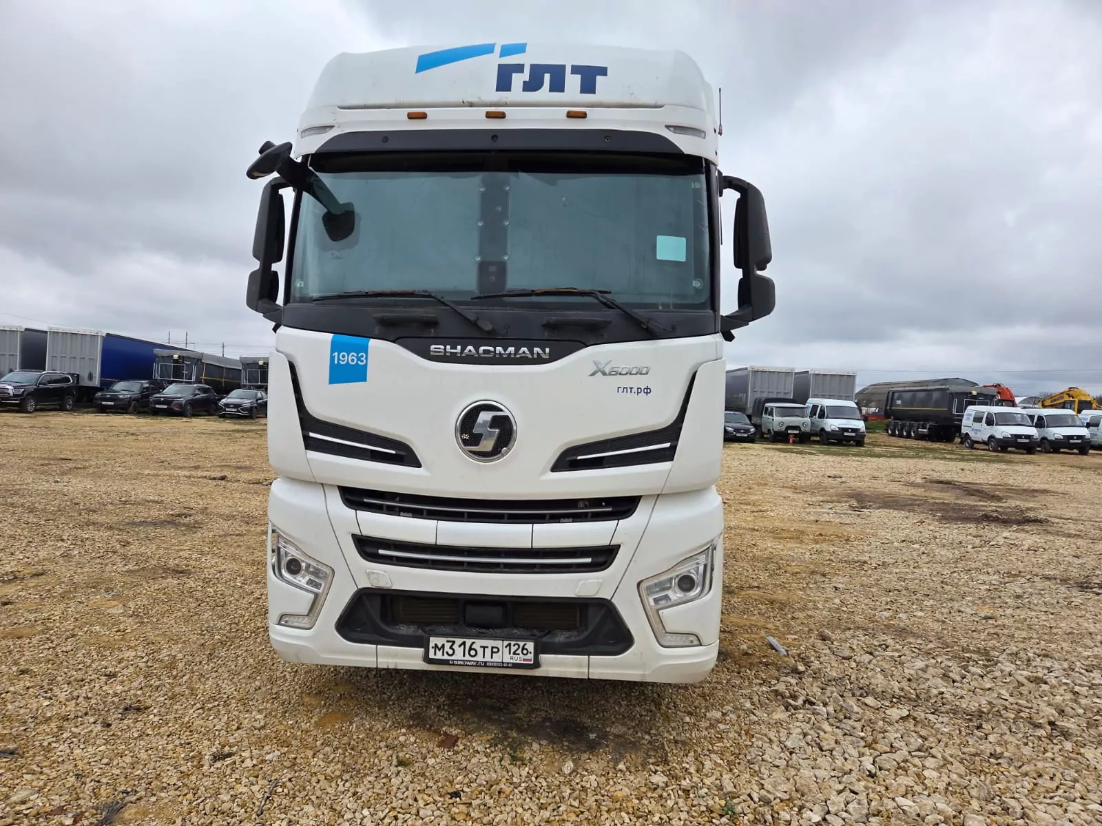 Shacman SX4188YY381 4x2 Седельный тягач