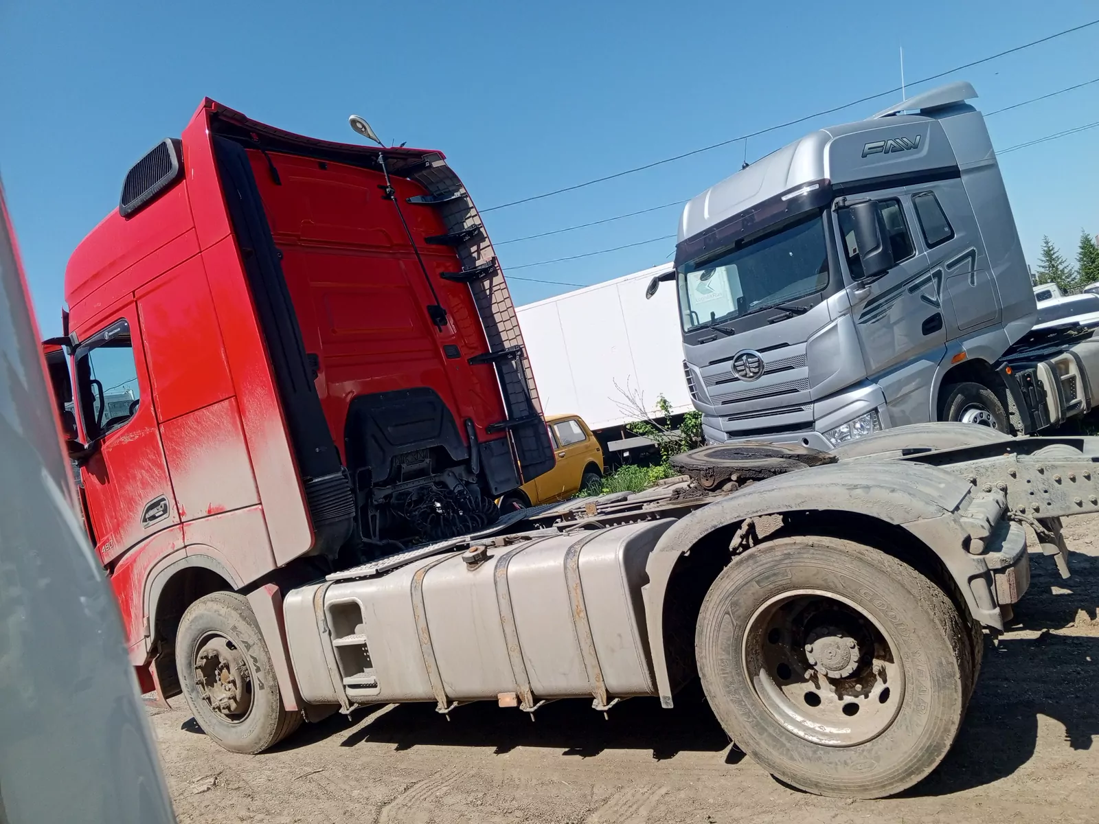 Shacman (Shaanxi) SX4188YY381 4x2 Седельный тягач