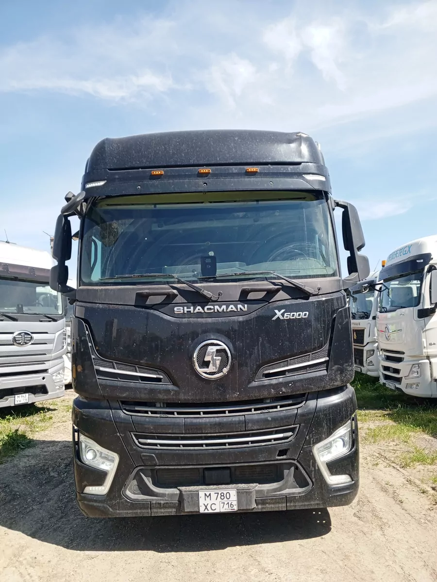 Shacman (Shaanxi) SX4188YY381 4x2 Седельный тягач