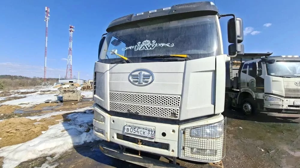 FAW J6 8x4 Самосвал