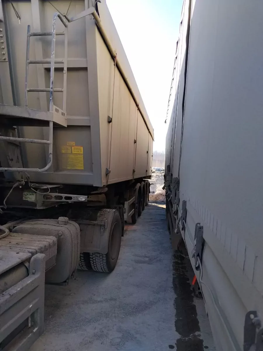 СПЕЦАВТОТЕХНИКА SAT Полуприцеп зерновоз