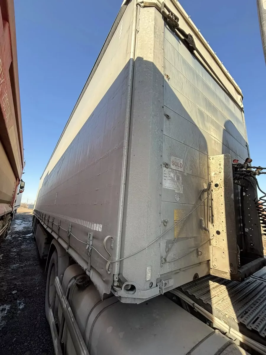 Schmitz Cargobull SCS Полуприцеп шторный