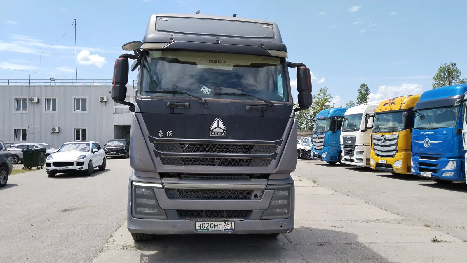 SINOTRUK ZZ4257V324HF1B 6x4 Седельный тягач