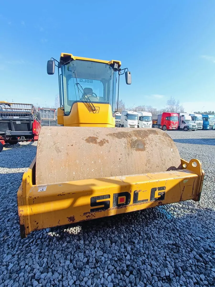 SDLG RS8140 Каток