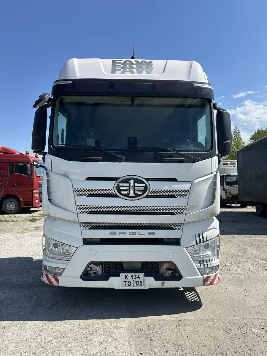 FAW J7 4x2 Седельный тягач