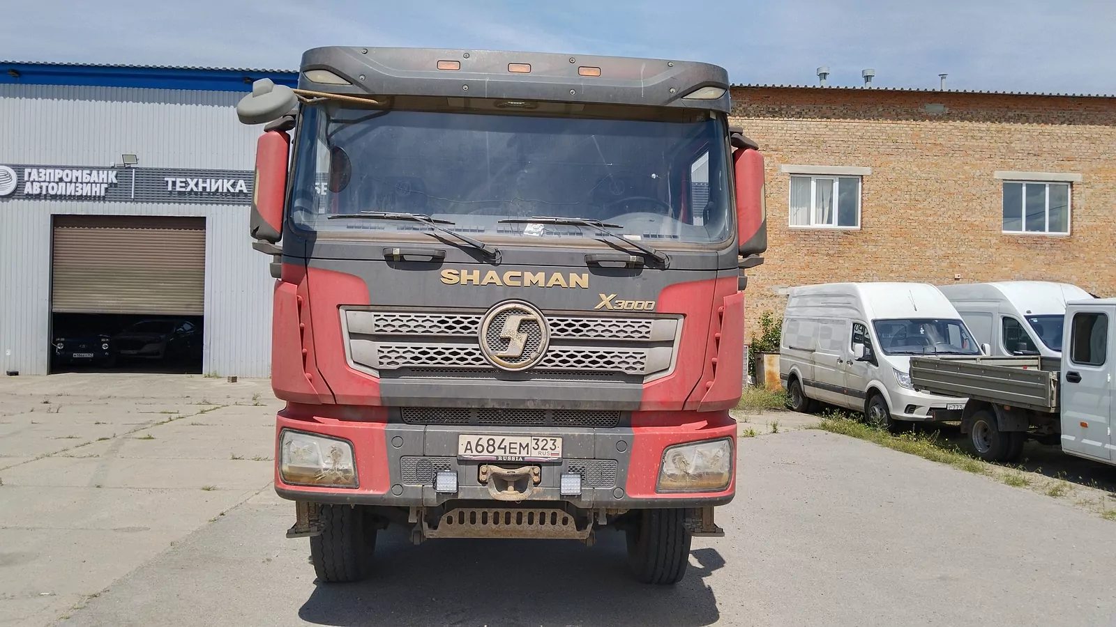Shacman SX33186V366 8x4 Самосвал