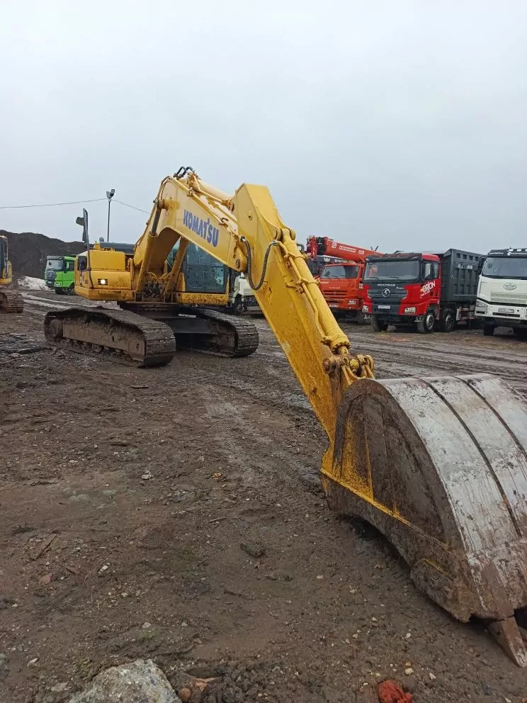 KOMATSU PC210-10M0 Экскаватор