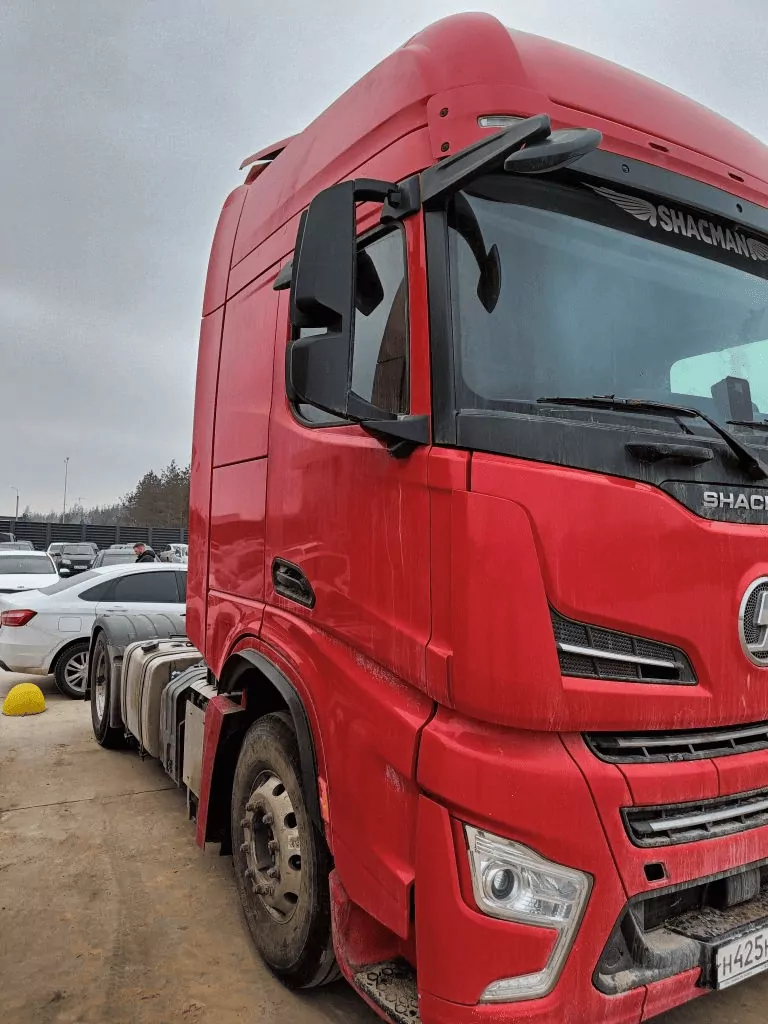 Shacman SX4188YY381 4x2 Седельный тягач