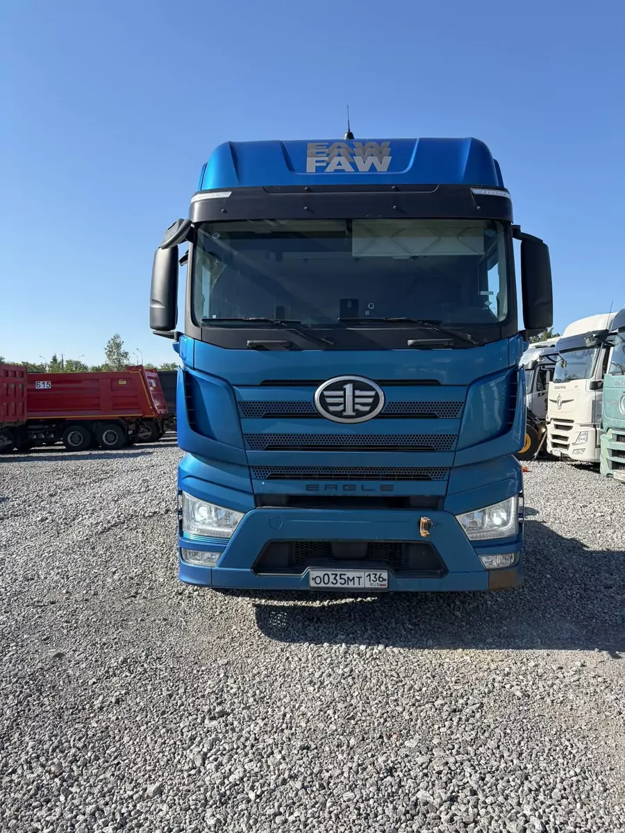FAW J7 4x2 Седельный тягач