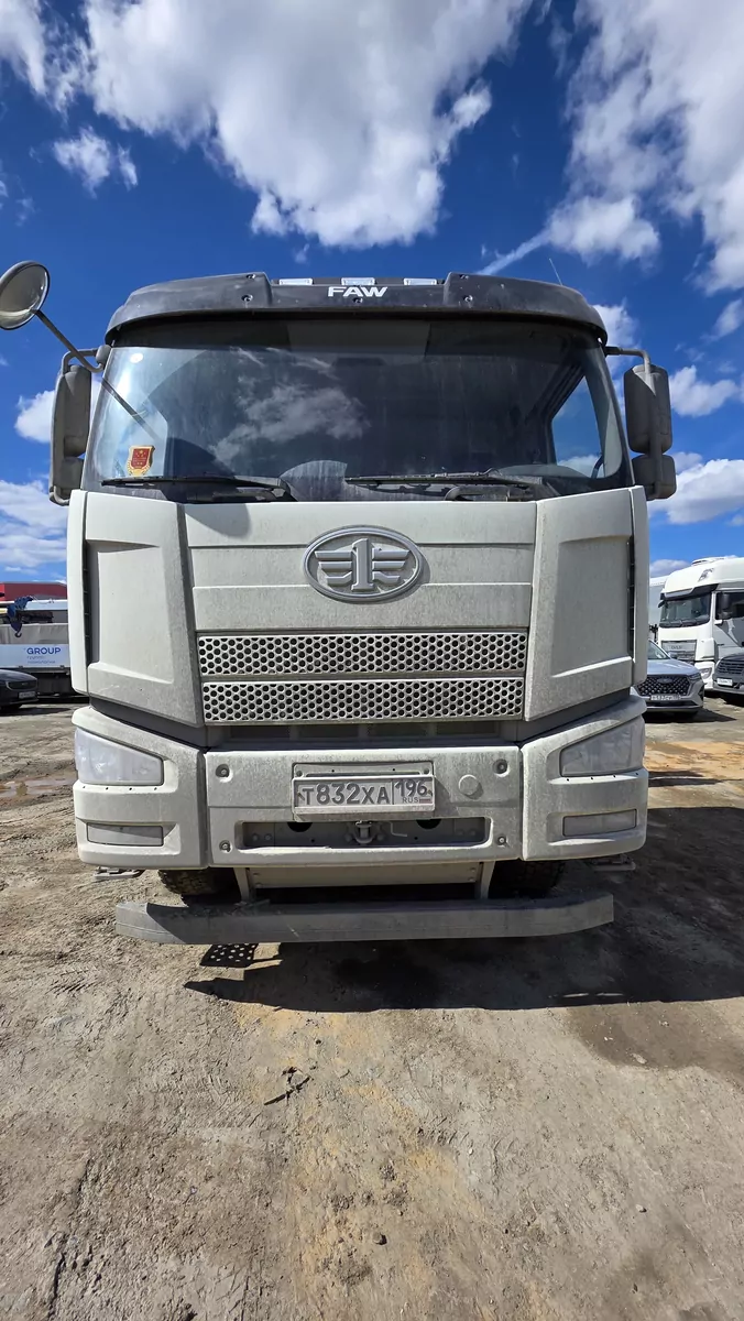 FAW J6 6x4 Бортовой с КМУ