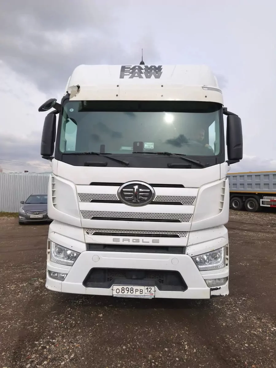 FAW J7 4x2 Седельный тягач