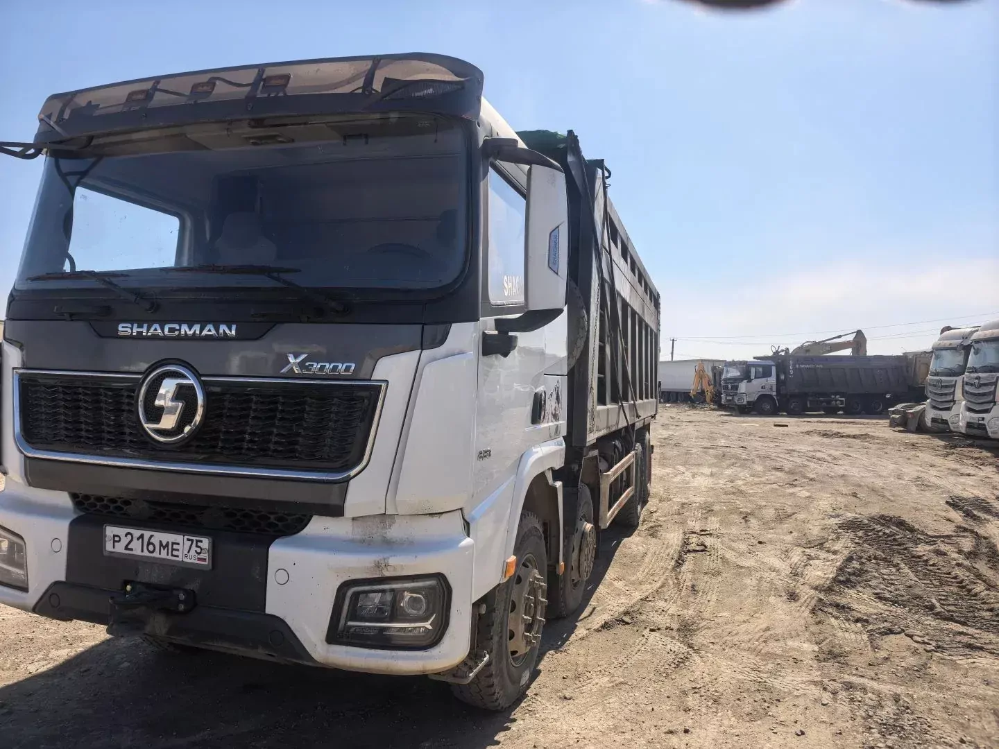 Shacman SX33186V366 8x4 Самосвал