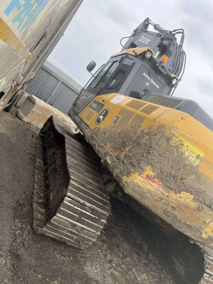 John Deere E260 Экскаватор