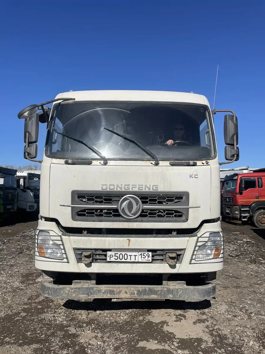 DongFeng DFH 8x4 Самосвал