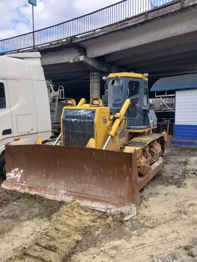 Beezone D16-5 Бульдозер