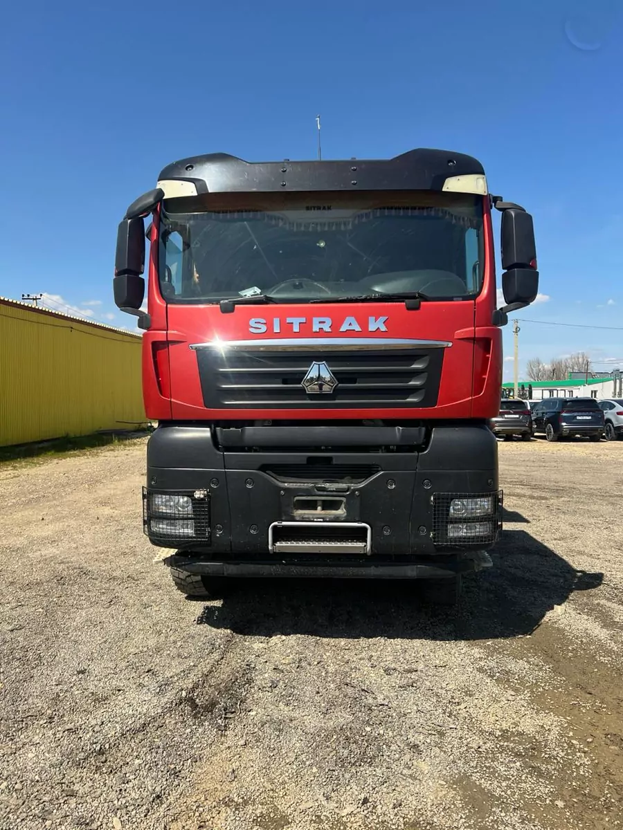 SITRAK C7H 8x4 Самосвал