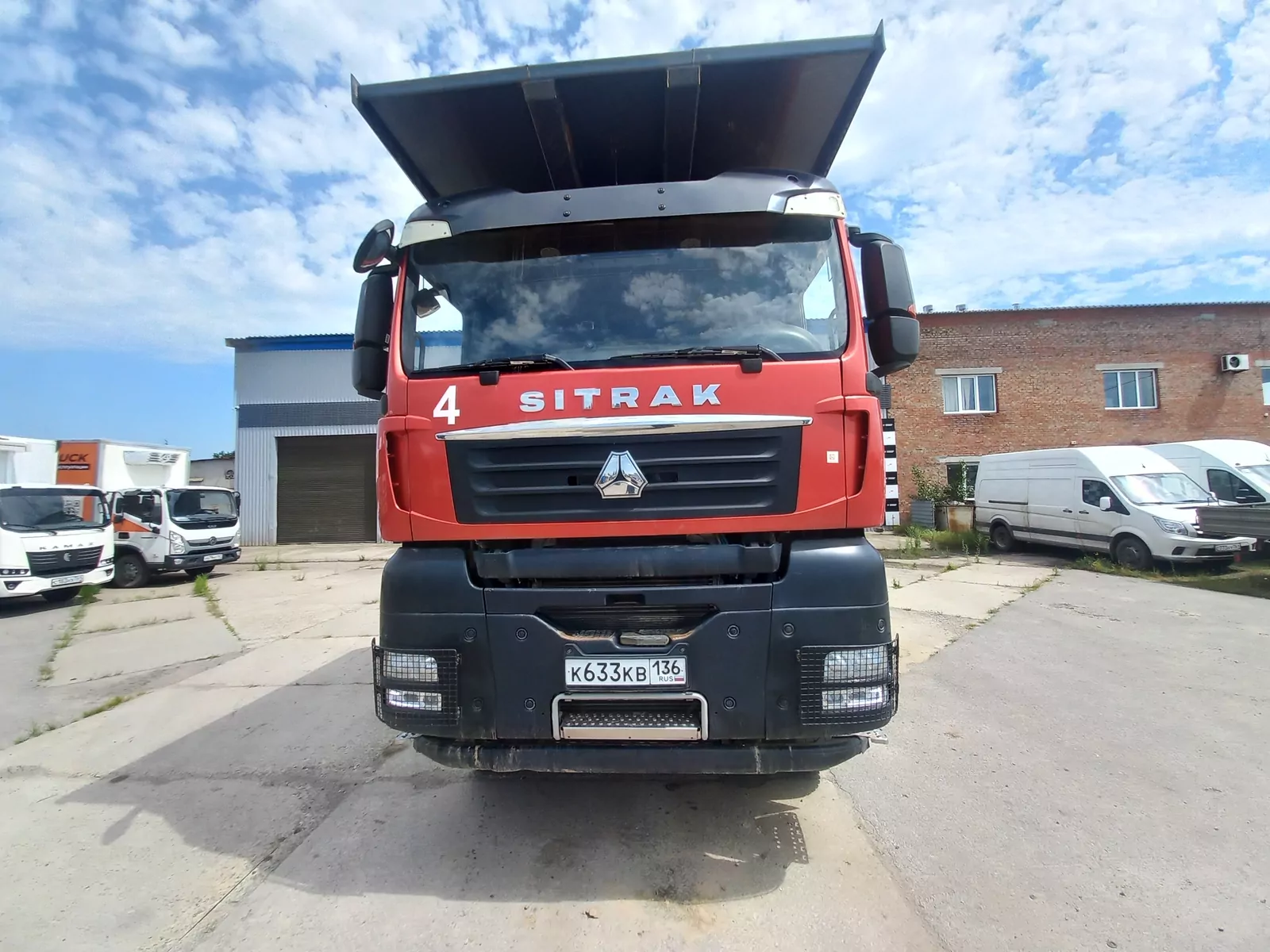 SITRAK C7H 8x4 Самосвал