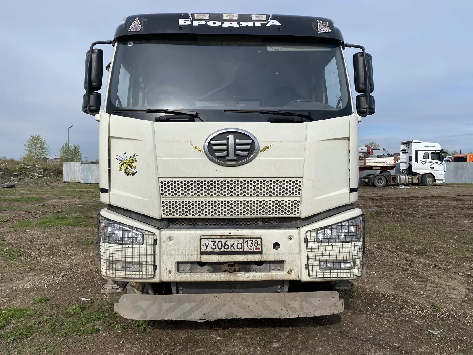 FAW CA 3310 8x4 Самосвал