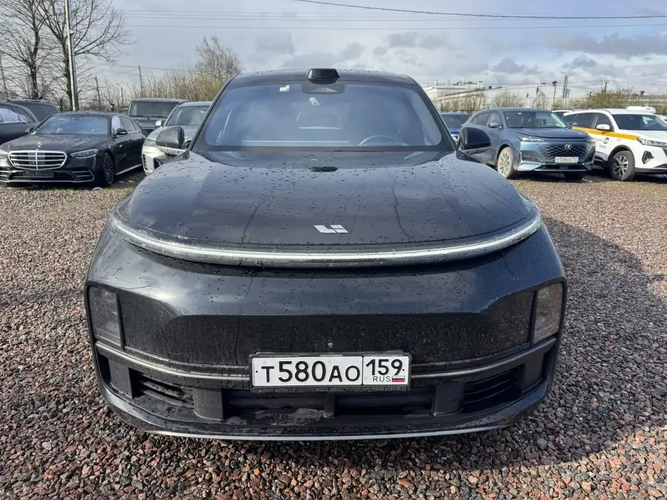 Li (LiXiang) L9