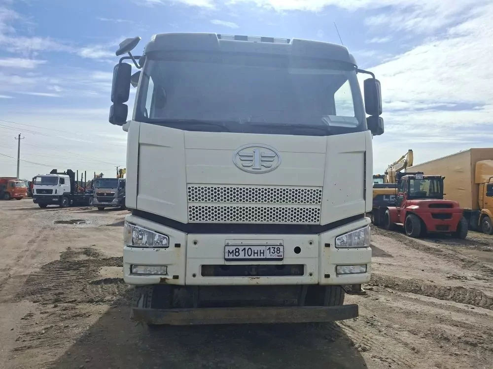 FAW CA 3310 8x4 Самосвал