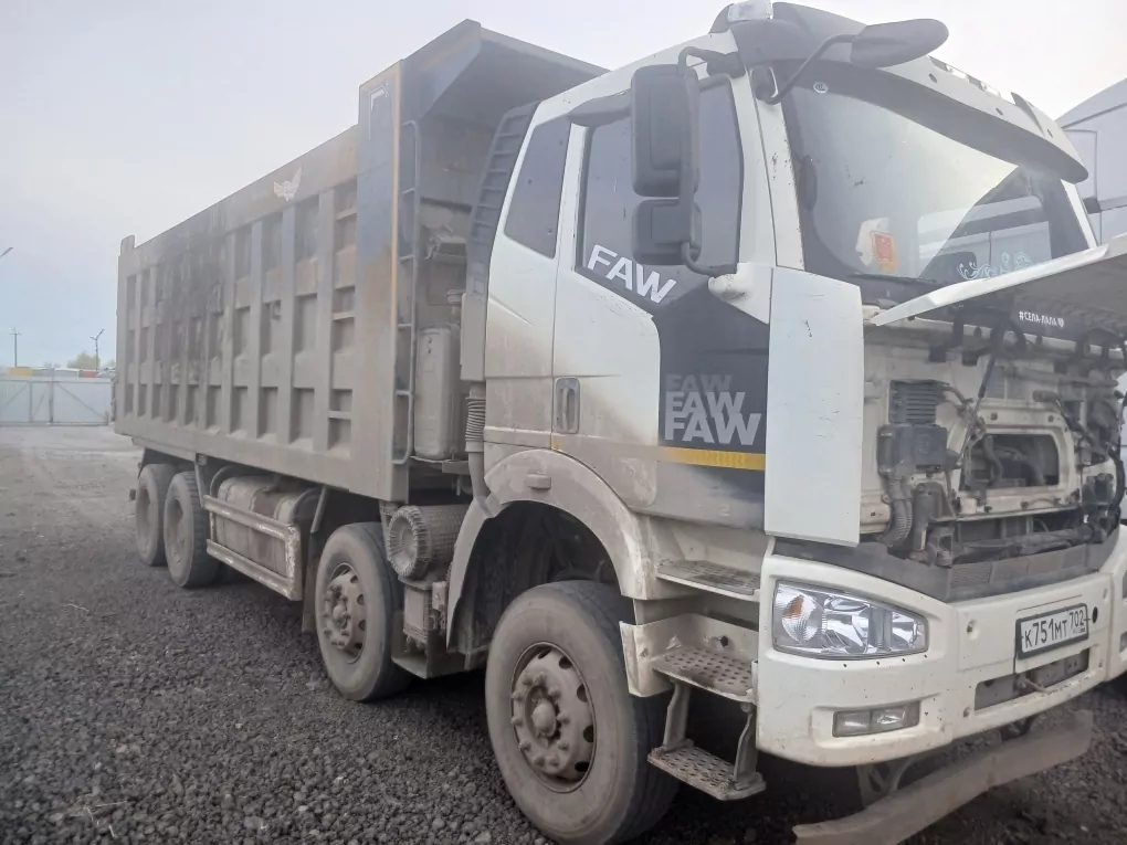 FAW CA 3310 8x4 Самосвал