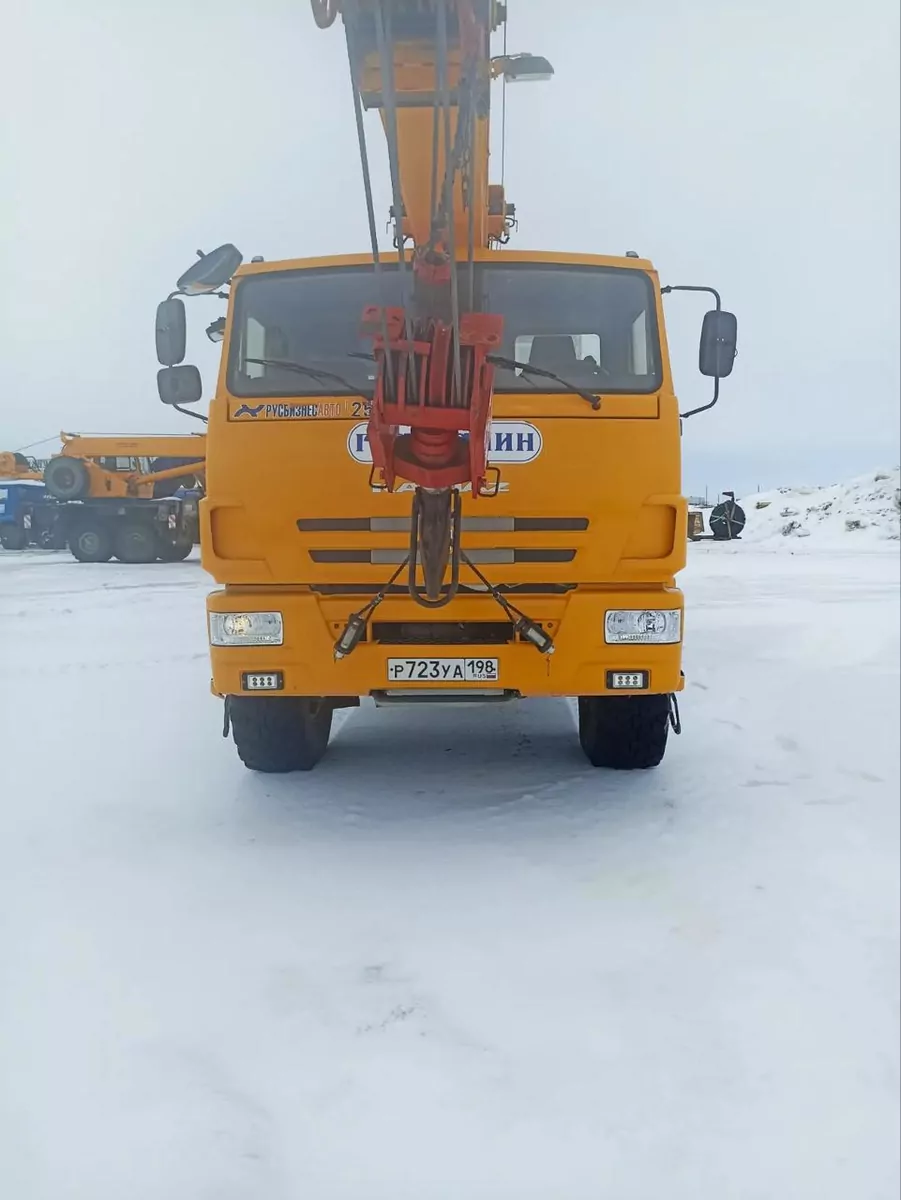 Галичский автокрановый завод (ГАКЗ) КС-55713-5 на шасси КамАЗ 43118 6x6 Автокран