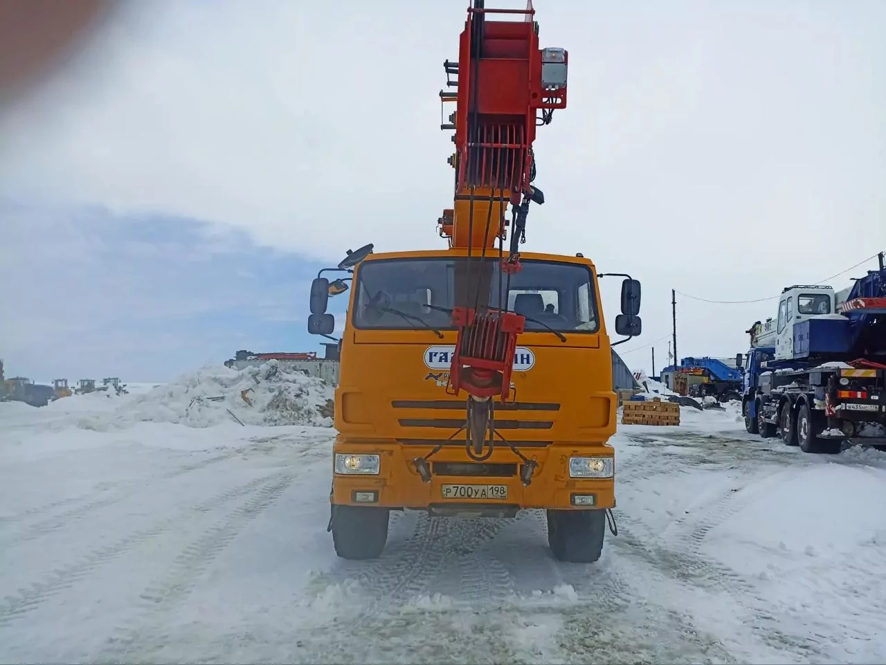 Галичский автокрановый завод (ГАКЗ) КС-55713-5 на шасси КамАЗ 43118 6x6 Автокран