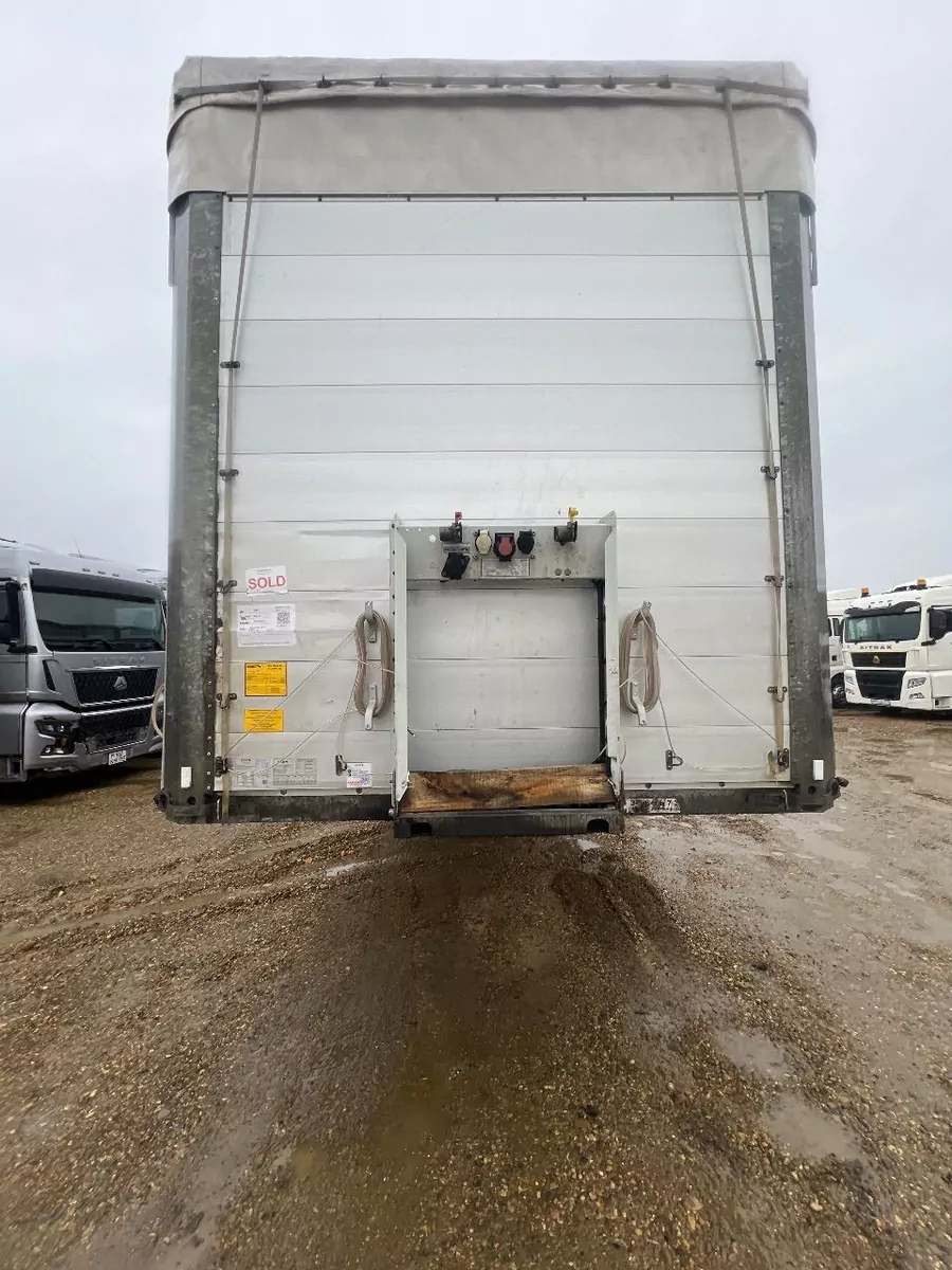 Schmitz Cargobull SCS Полуприцеп шторный