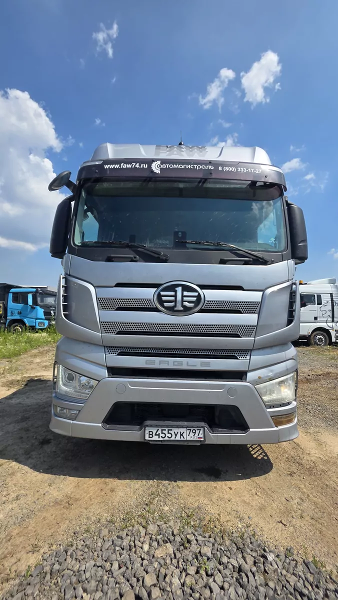 FAW J7 4x2 Седельный тягач