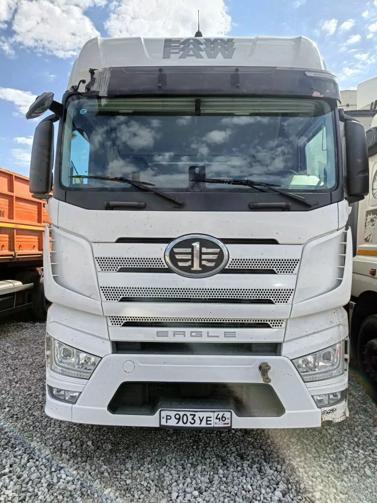 FAW J7 4x2 Седельный тягач
