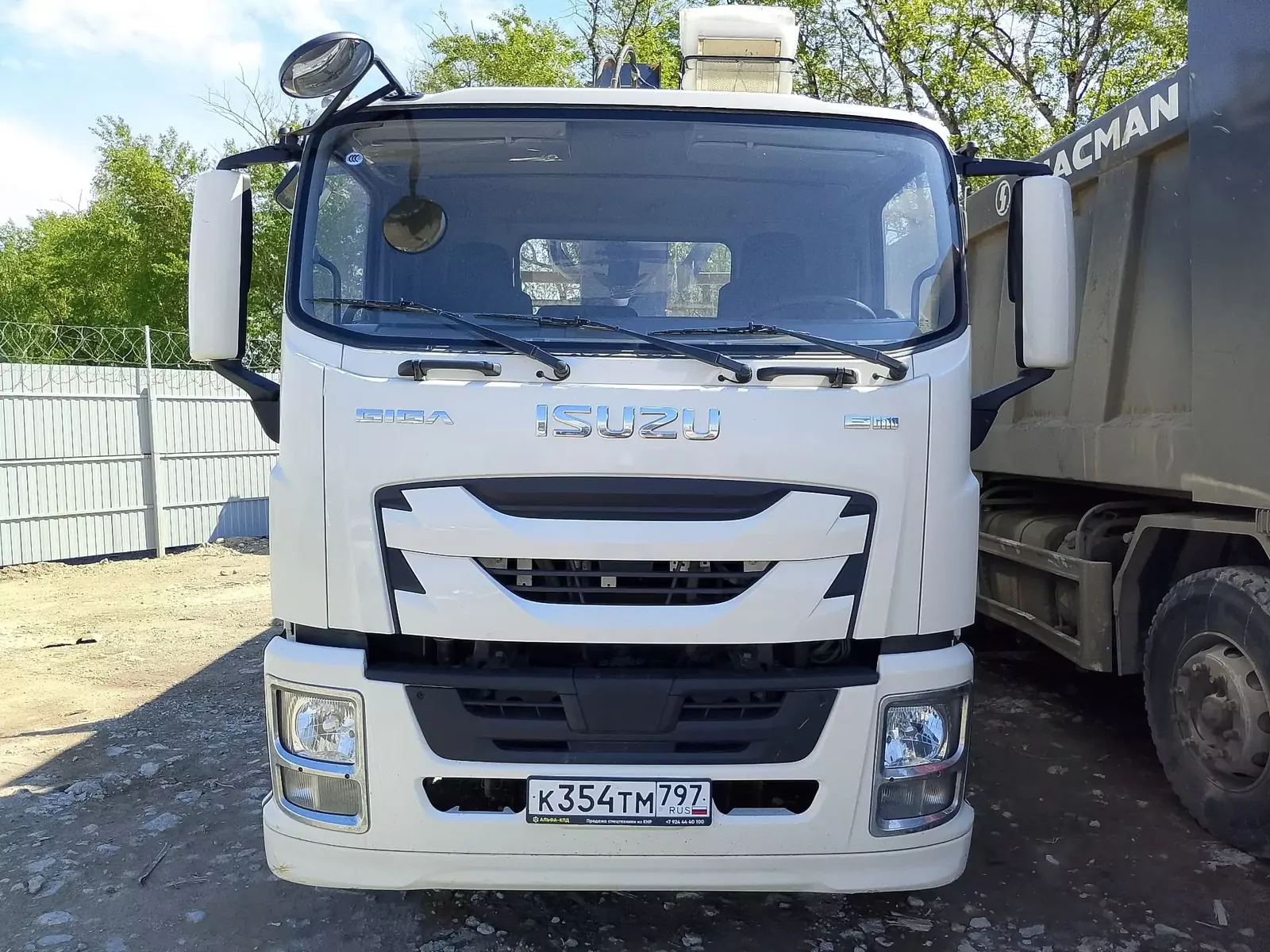 Isuzu Giga 4x2 Бортовой с КМУ