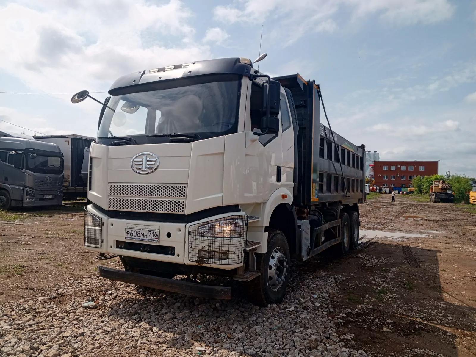 FAW J6 6x4 Самосвал