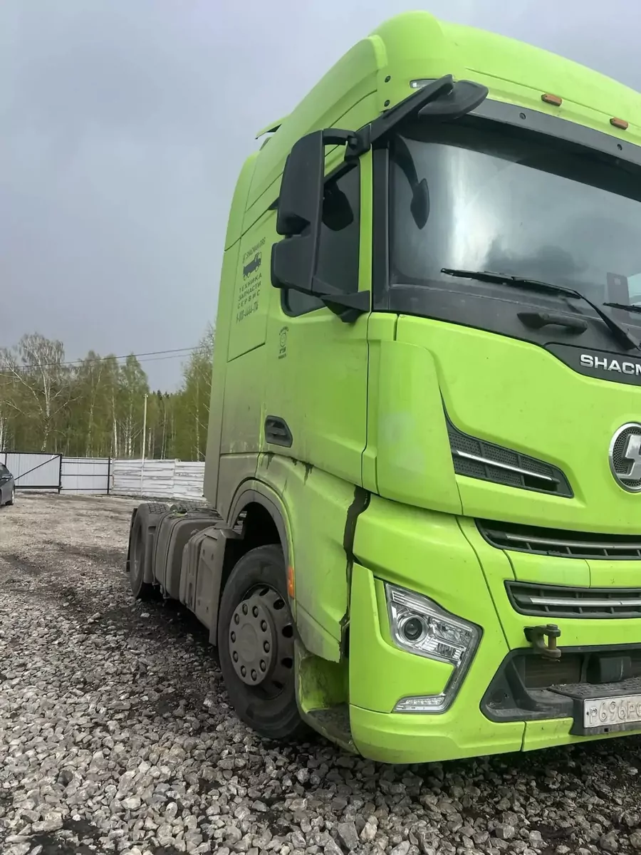 Shacman SX4188YY381 4x2 Седельный тягач