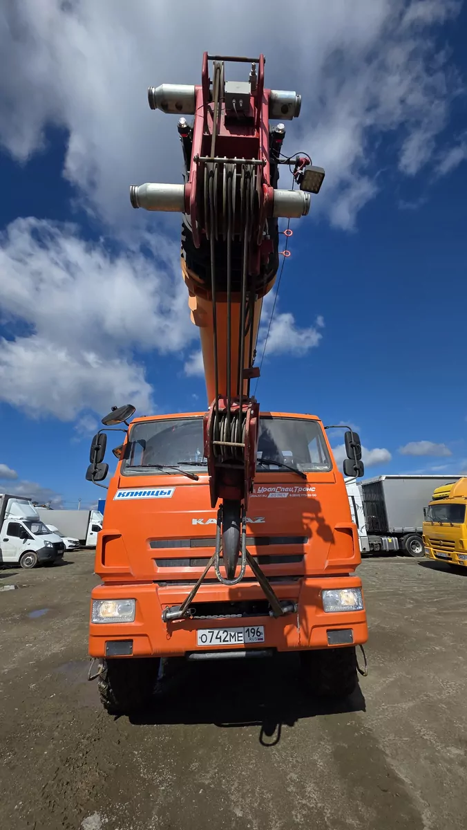 Клинцовский автокрановый завод (КАЗ) КС-55713-5К-4 на шасси КамАЗ 43118 6x6 Автокран
