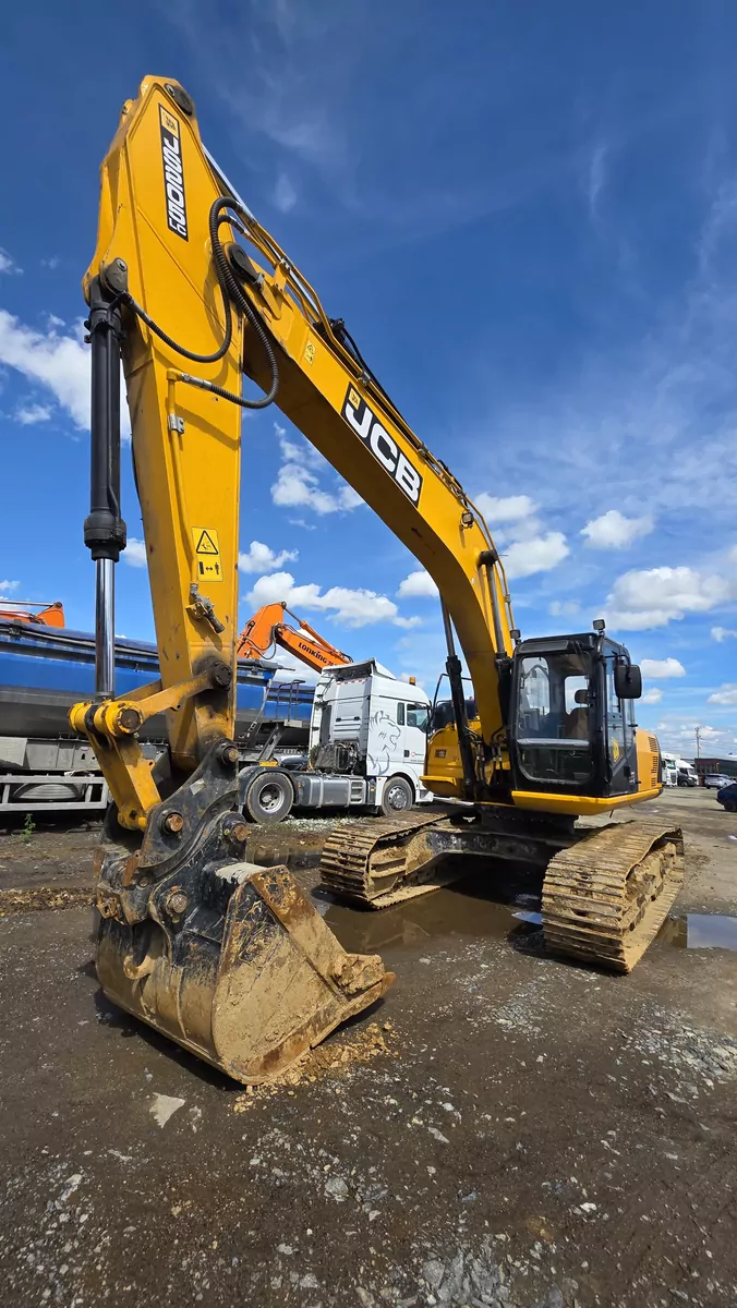 JCB JS 205 Экскаватор