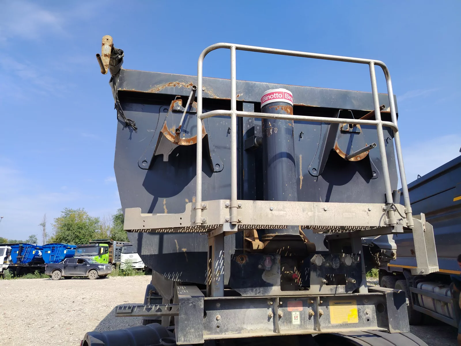 Grunwald 9453 Полуприцеп самосвальный