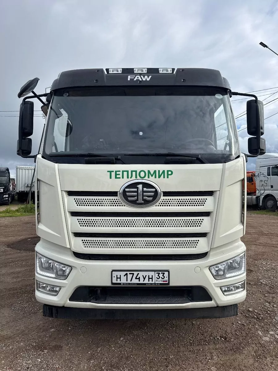 FAW J6 4x2 Бортовой с КМУ