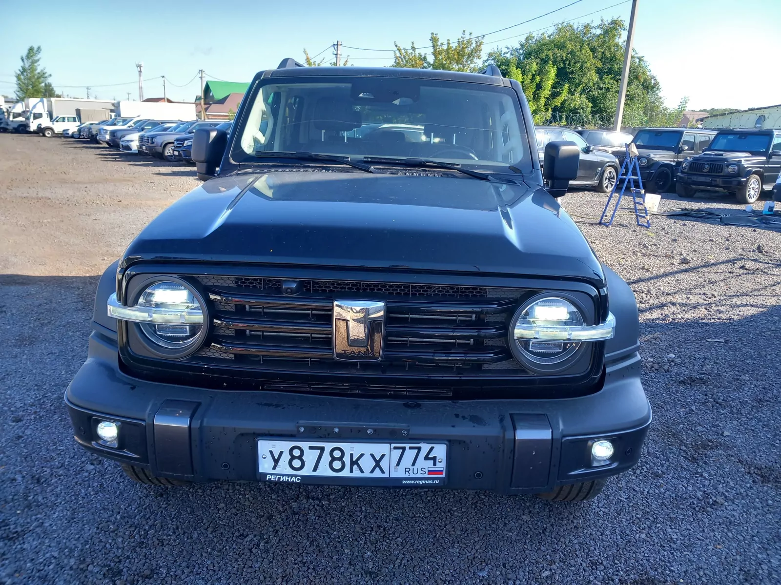 TANK 300