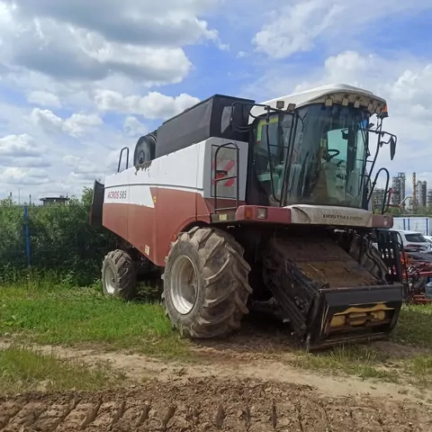 КЗ Ростсельмаш РСМ-142 Комбайн