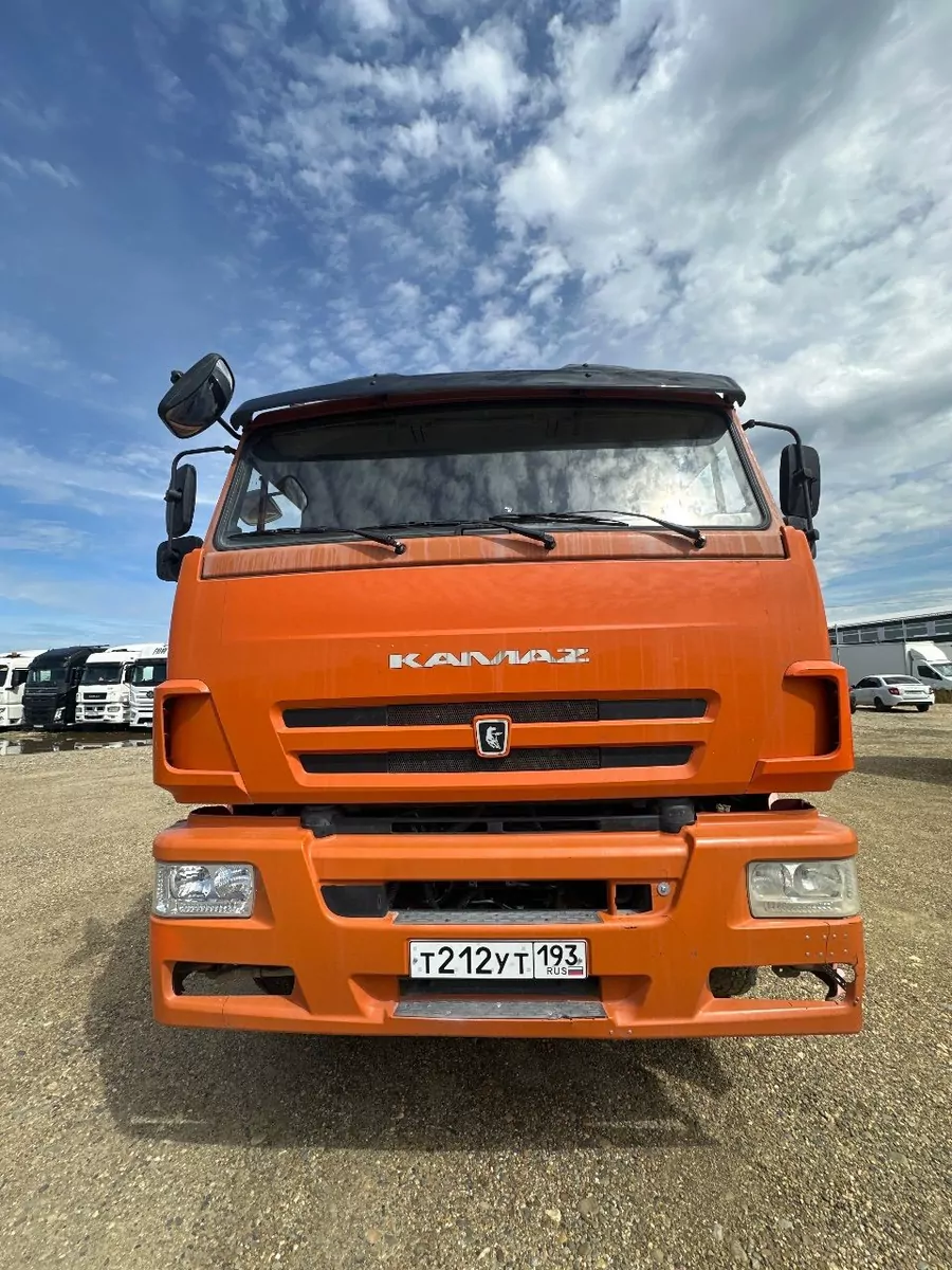 Туймазинский завод автобетоновозов 5814Z9 на шасси КамАЗ 6520 6x4 Автобетоносмеситель