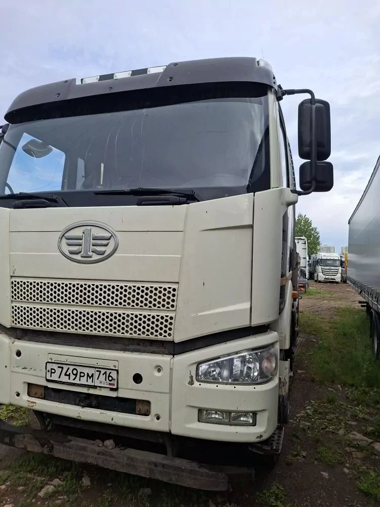 FAW J6 8x4 Бортовой с КМУ