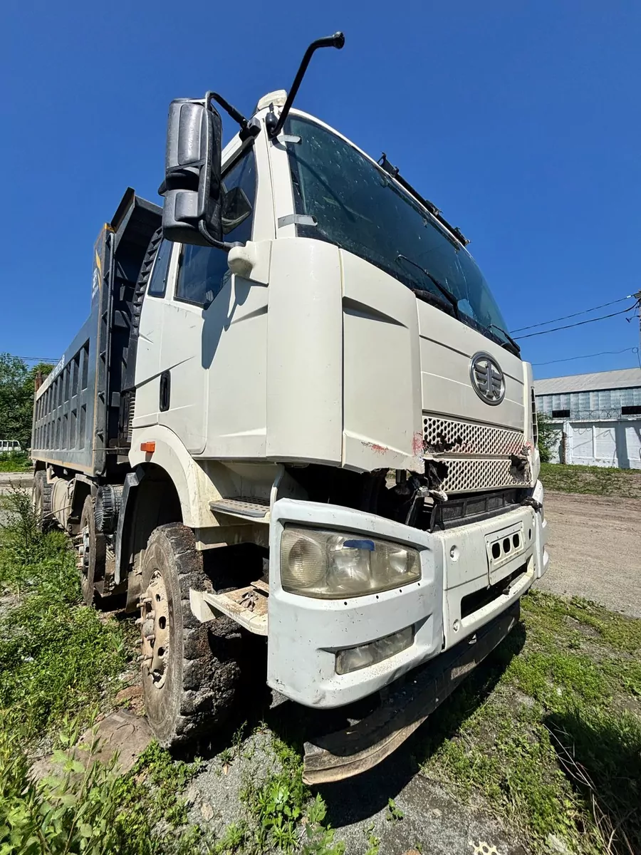 FAW CA 3310 8x4 Самосвал
