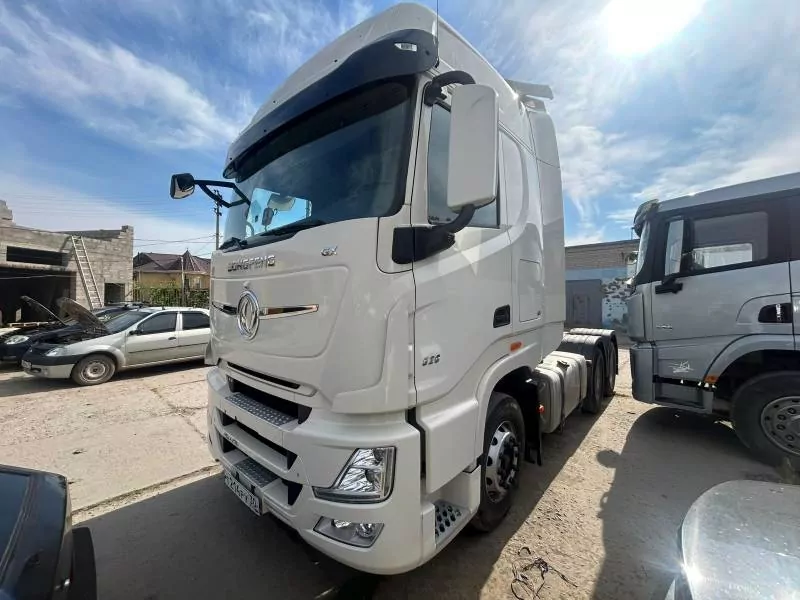 DongFeng DFH4271 6x4 Седельный тягач