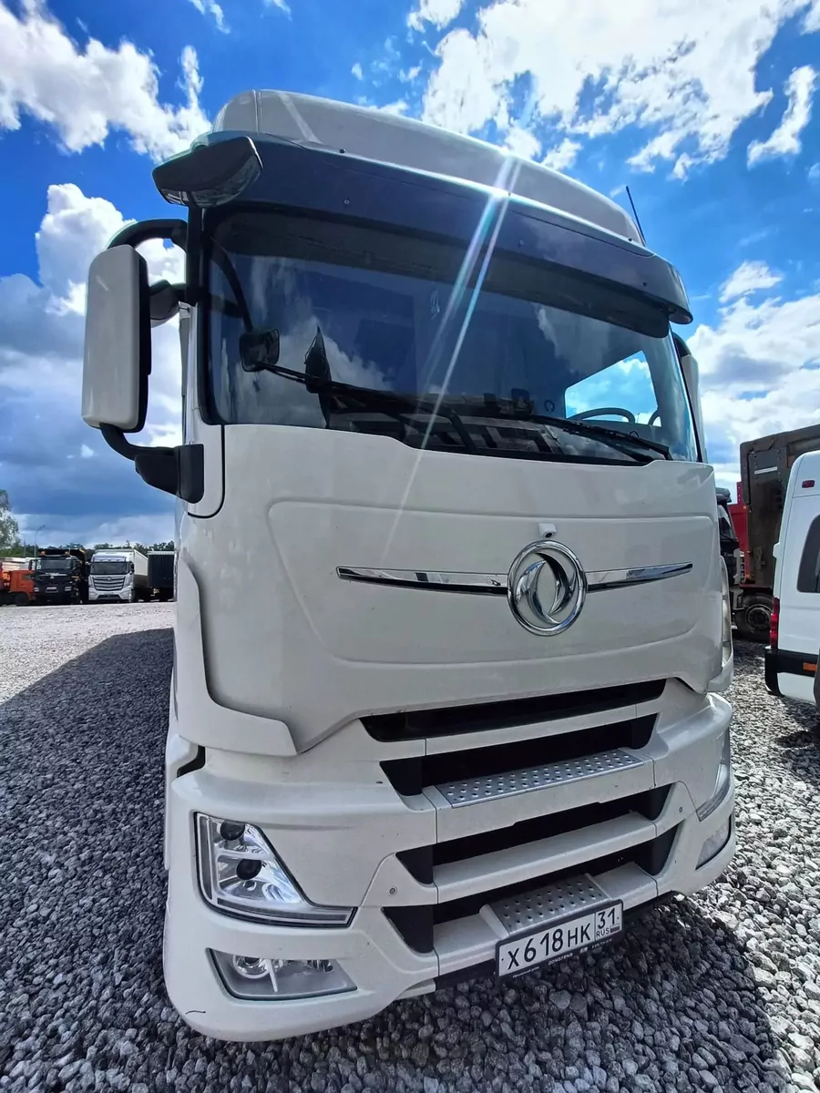 DongFeng DFH 4x2 Седельный тягач