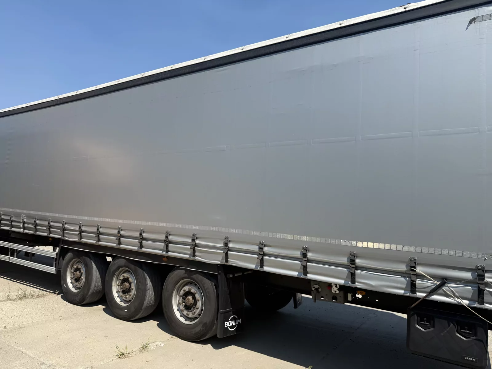 BONUM 914296-04 Полуприцеп шторный