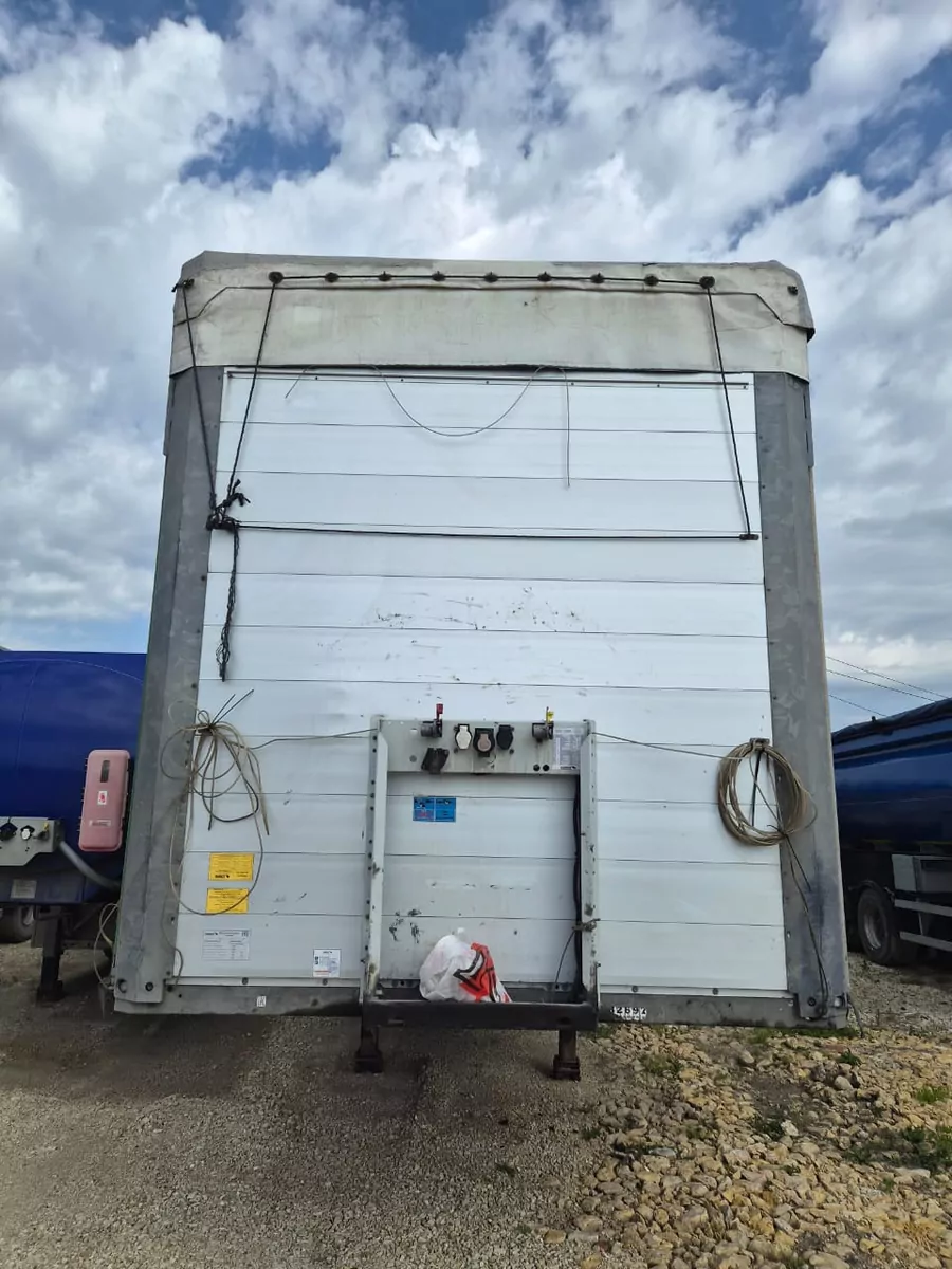 Schmitz Cargobull 9084 Полуприцеп шторный
