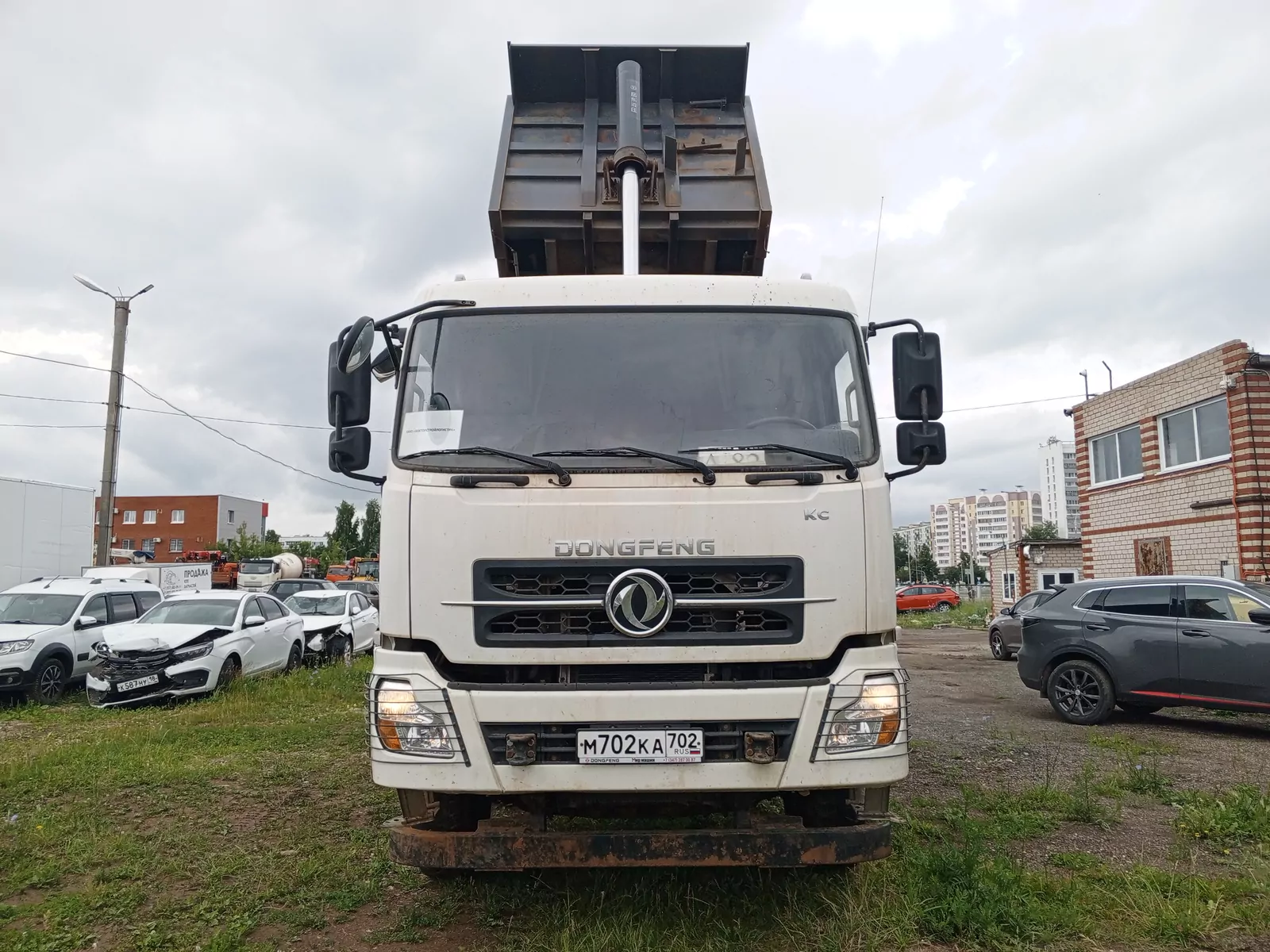 DongFeng DFH 8x4 Самосвал