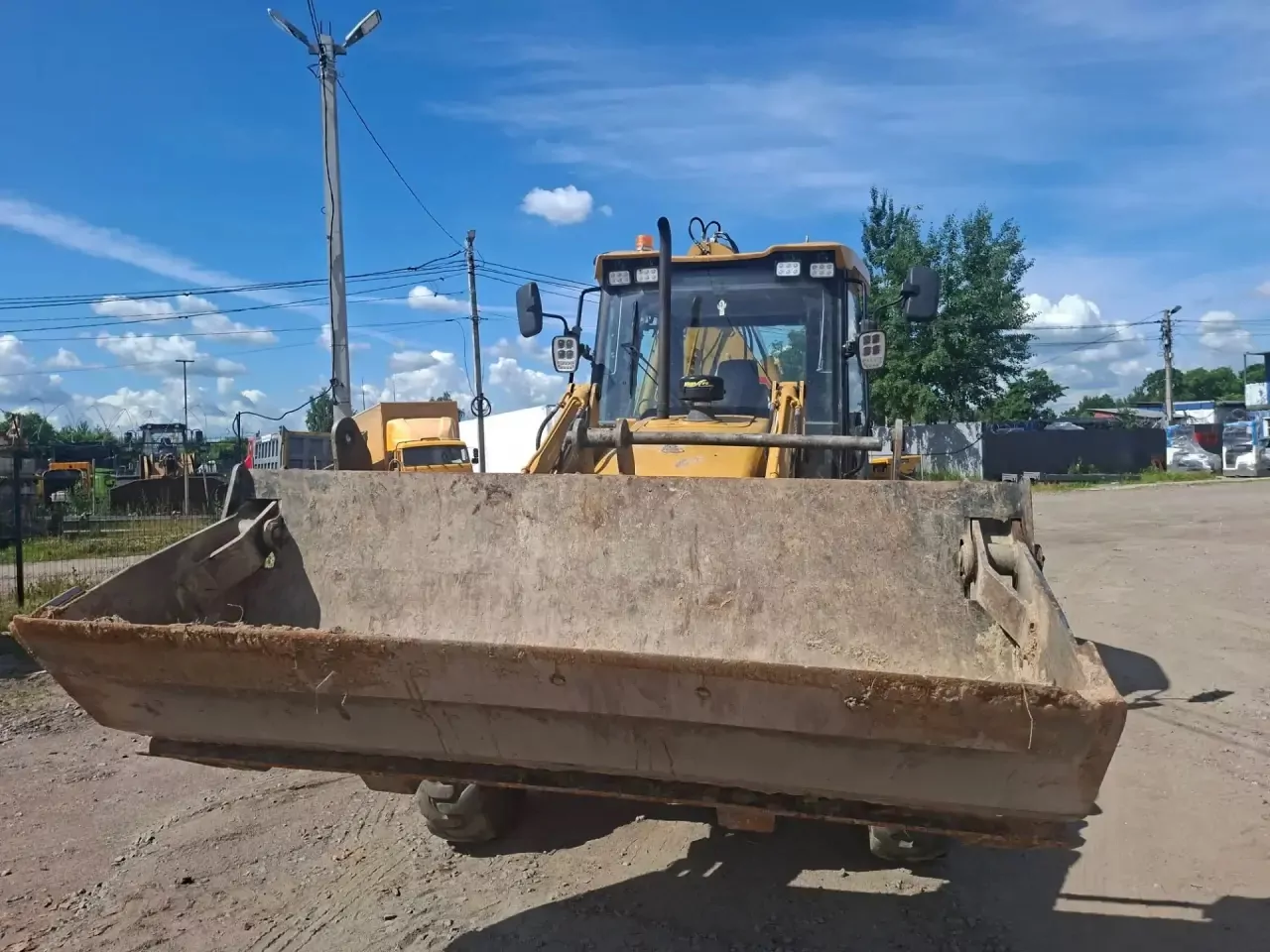 Lovol FLB468 Экскаватор-погрузчик