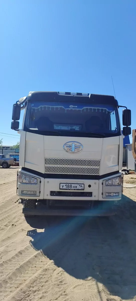 FAW J6 6x4 Самосвал