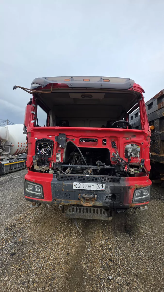 Shacman SX331863366 8x4 Самосвал